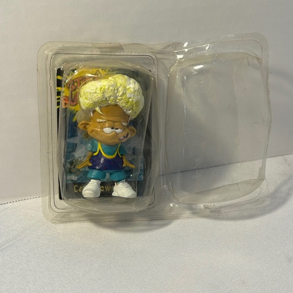 Stink Blasters Cauliflower Carl Action Figure Toy with Card - Picture 2 of 6